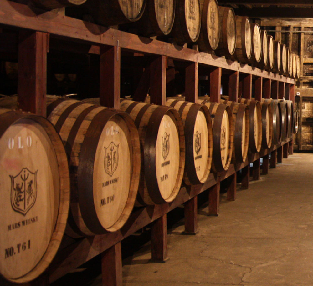 Mars Iwai Whisky aging in a variety of casks, enhancing its flavor profile.