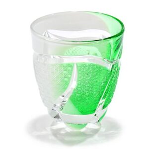  Exquisitely hand-cut Edo Kiriko glassware, a traditional Japanese craft blending elegance with modern whisky enjoyment.