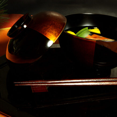 Handcrafted Japanese traditional crafts – Edo Kiriko glass, lacquerware, and washi art
