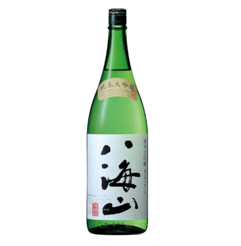 Premium Japanese lifestyle products – fine whisky, artisan crafts, and elegant design sake