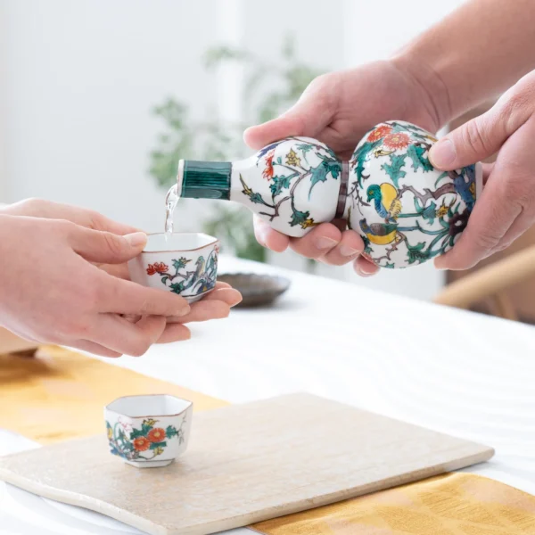 BIRDS AND FLOWERS KUTANI SAKE SET05