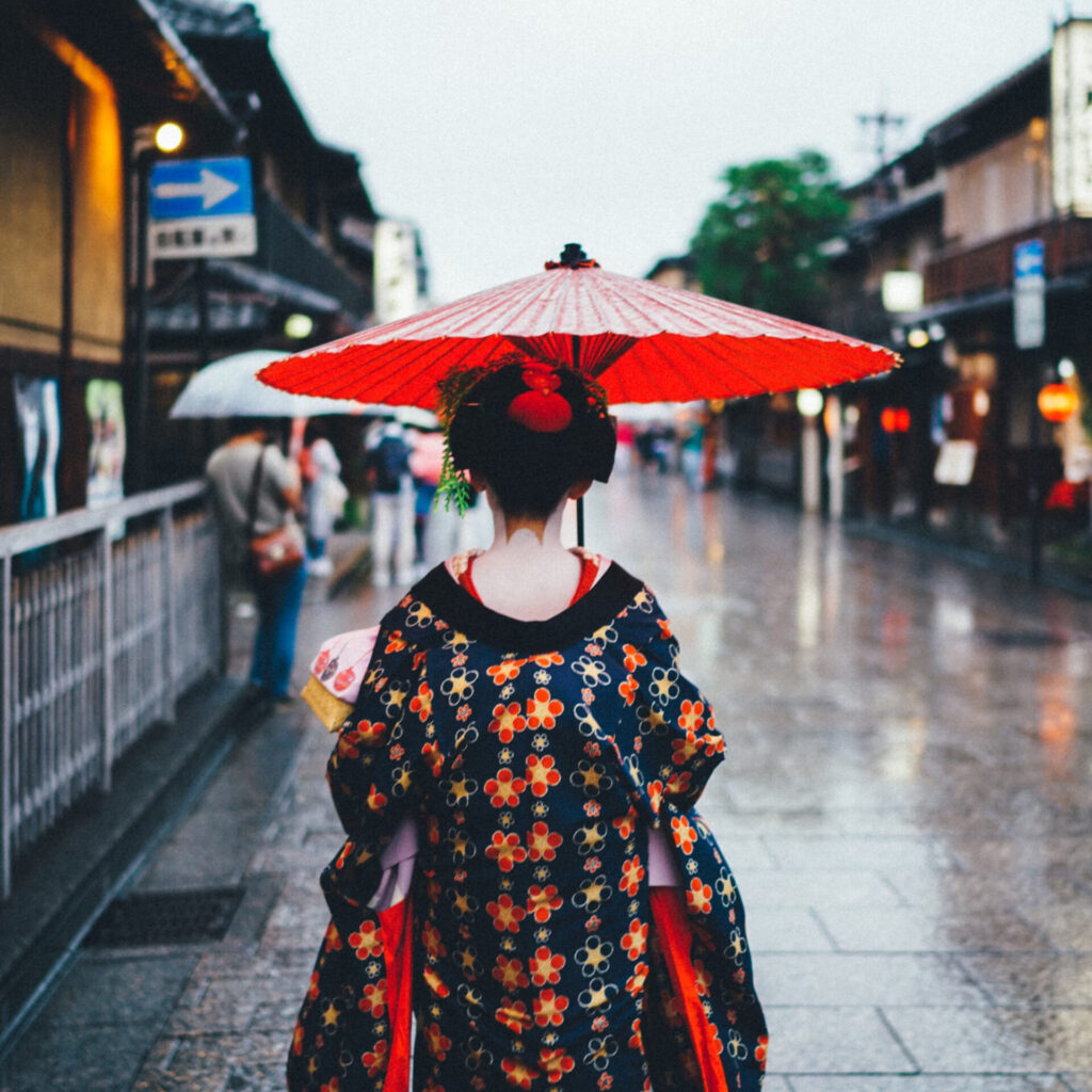 Gion – Kyoto (Umbrella Street Scene)