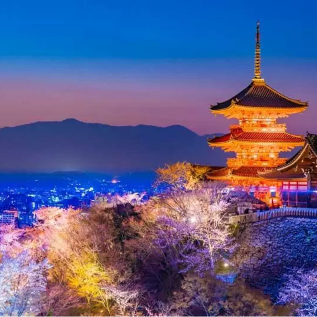 Kiyomizu dera – Kyoto (Autumn Nightview)